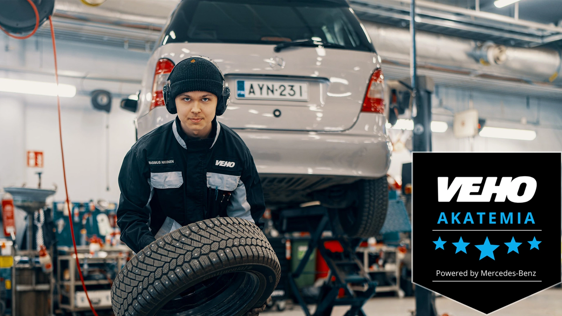 Veho kouluttaa autoalan opiskelijoista Mercedes-Benz-ammattilaisia: Veho Akatemian uusi vuosikurssi aloitti