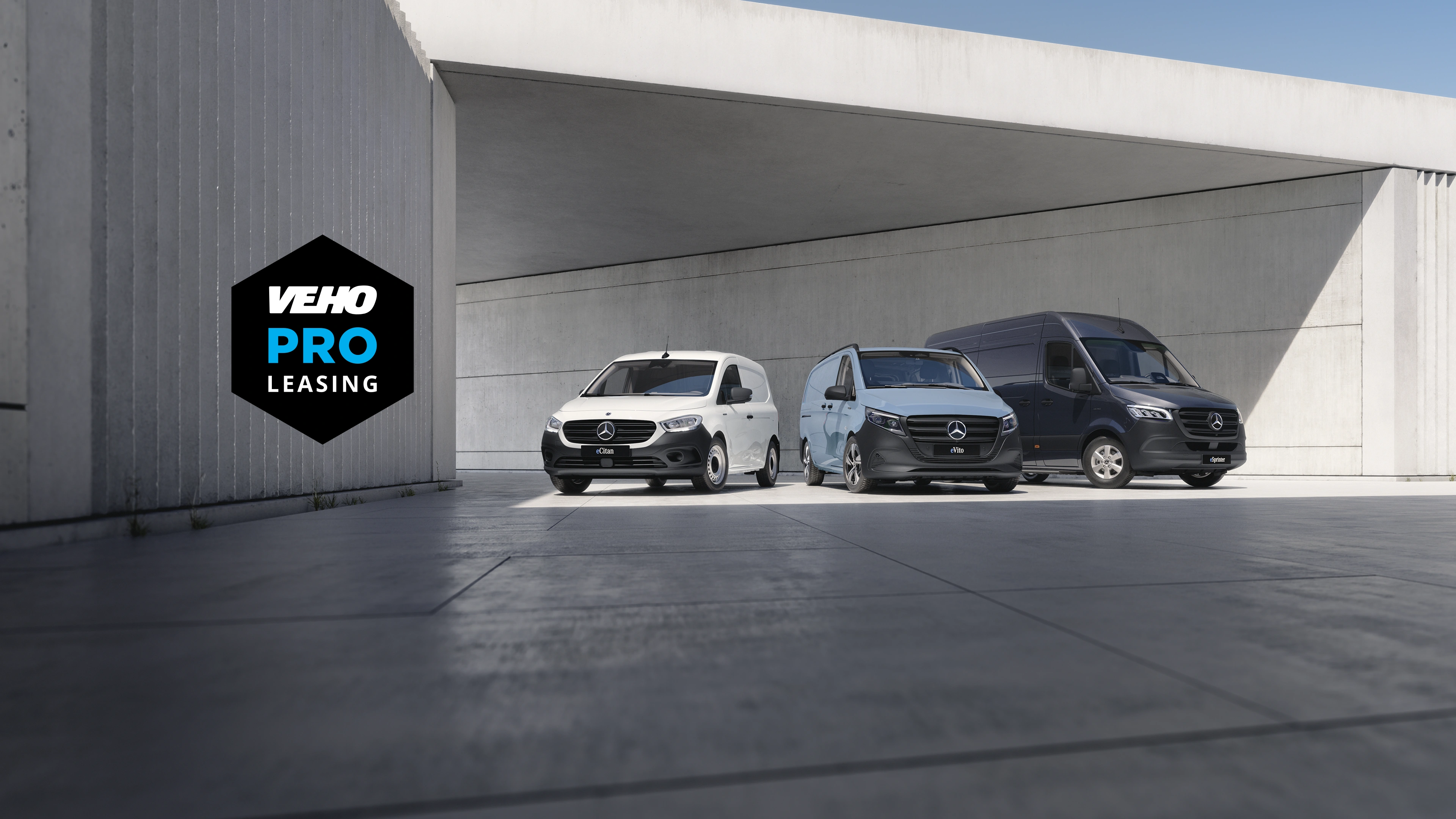Veho Pro Leasing -logo ja Mercedes-Benz eCitan, eVito ja eSprinter pakettiautot rivissä