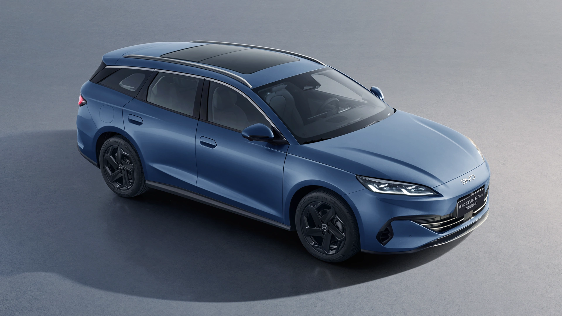 Seal 6 farmarin panoraamakatto ylhäältä katsottuna