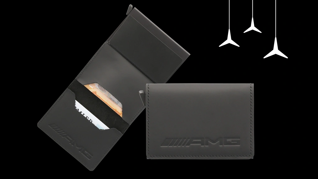 Mercedes-AMG-minilompakossa on RFID-suojaus ja tilaa jopa kuudelle kortille.