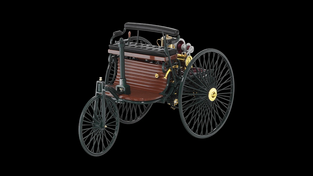 Käsin kasattu Patentwagen-pienoismalli on mittatarkka (1:18) jäljennös vuonna 1886 patentoidusta Benz Patent Motor Car:sta.