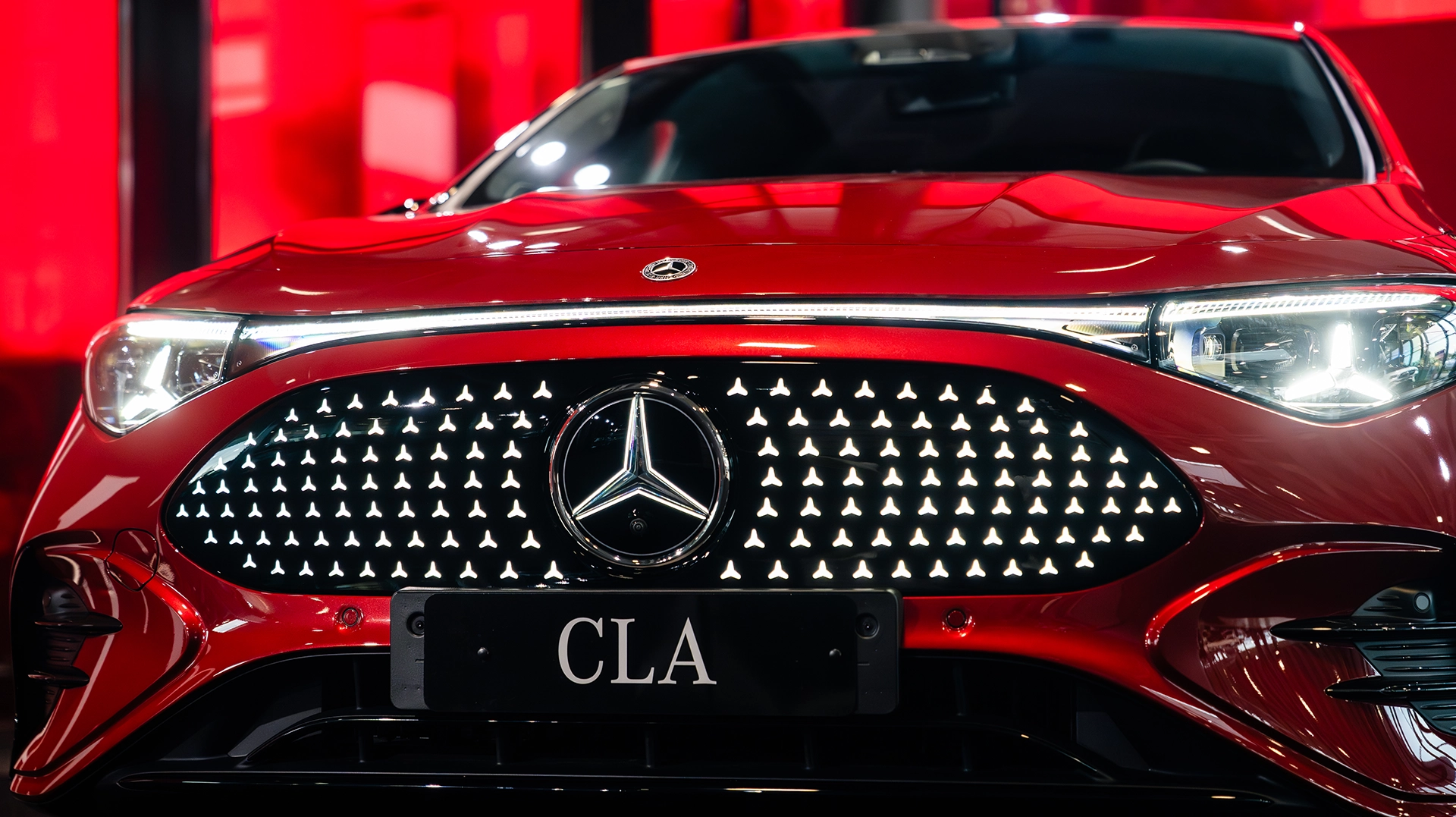 CLA sähköauton keulatähdet