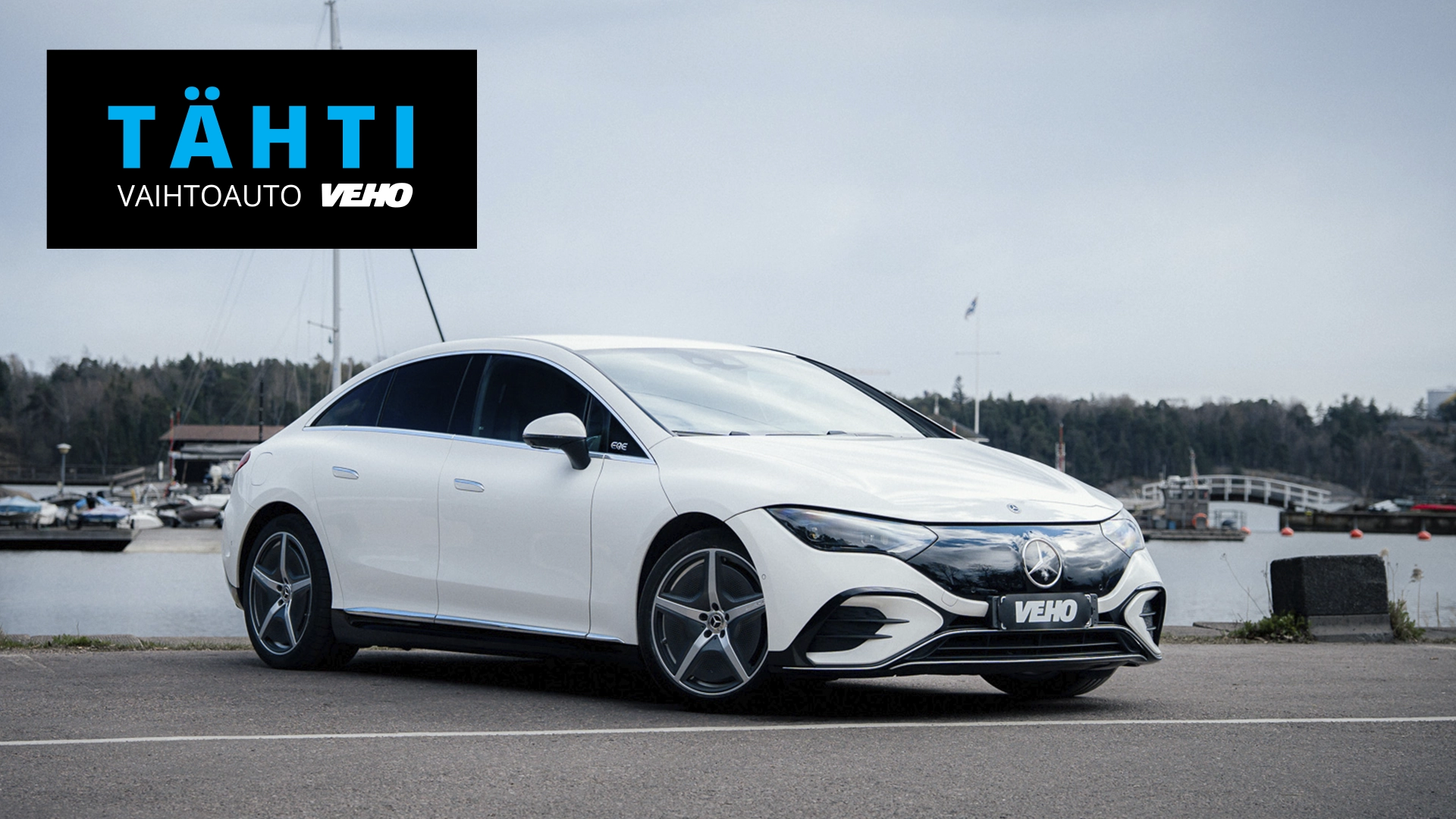 Valkoinen Mercedes-Benz EQE 350 auto