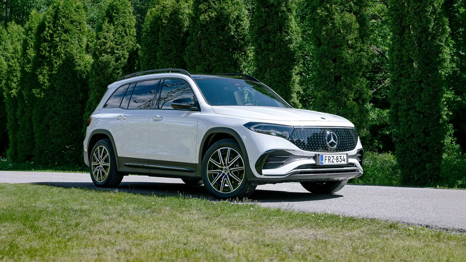 Mercedes-Benz EQB-auto