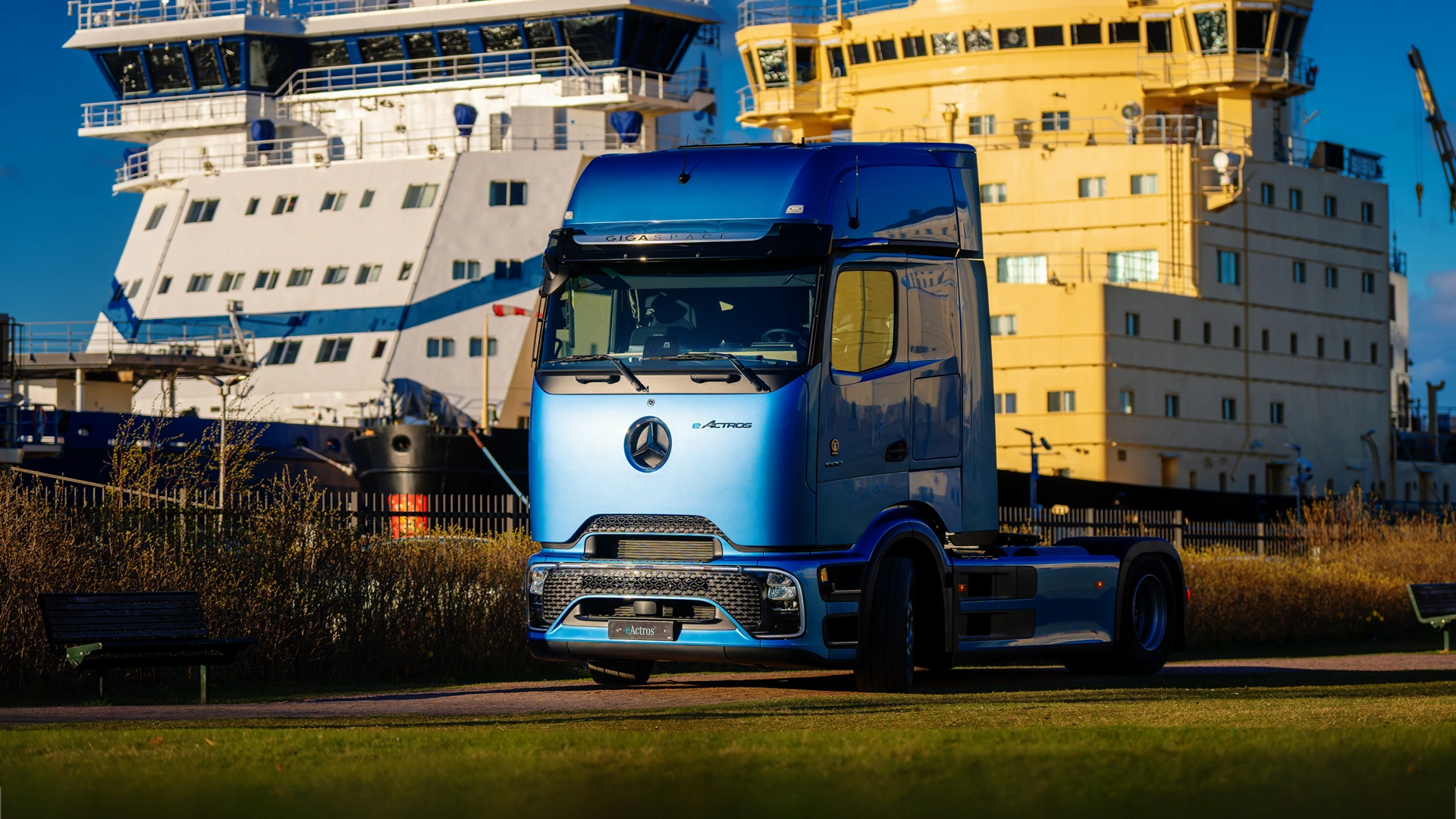 Mercedes-Benz eActros 600 Helsingin Katajanokan satamassa