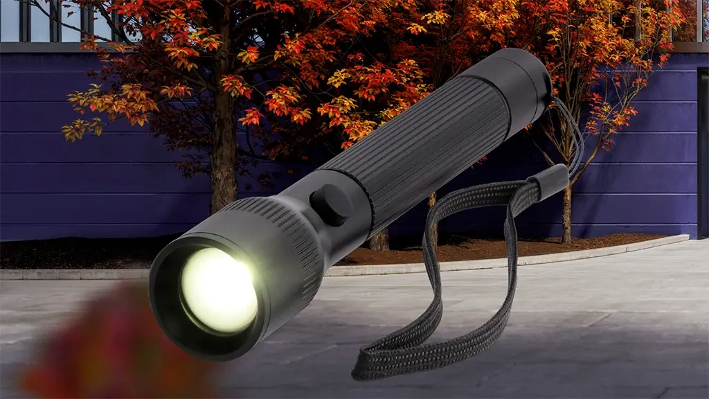Pienikokoinen alumiininen Mercedes-Benz-taskulamppu 400 lumenin teholla.